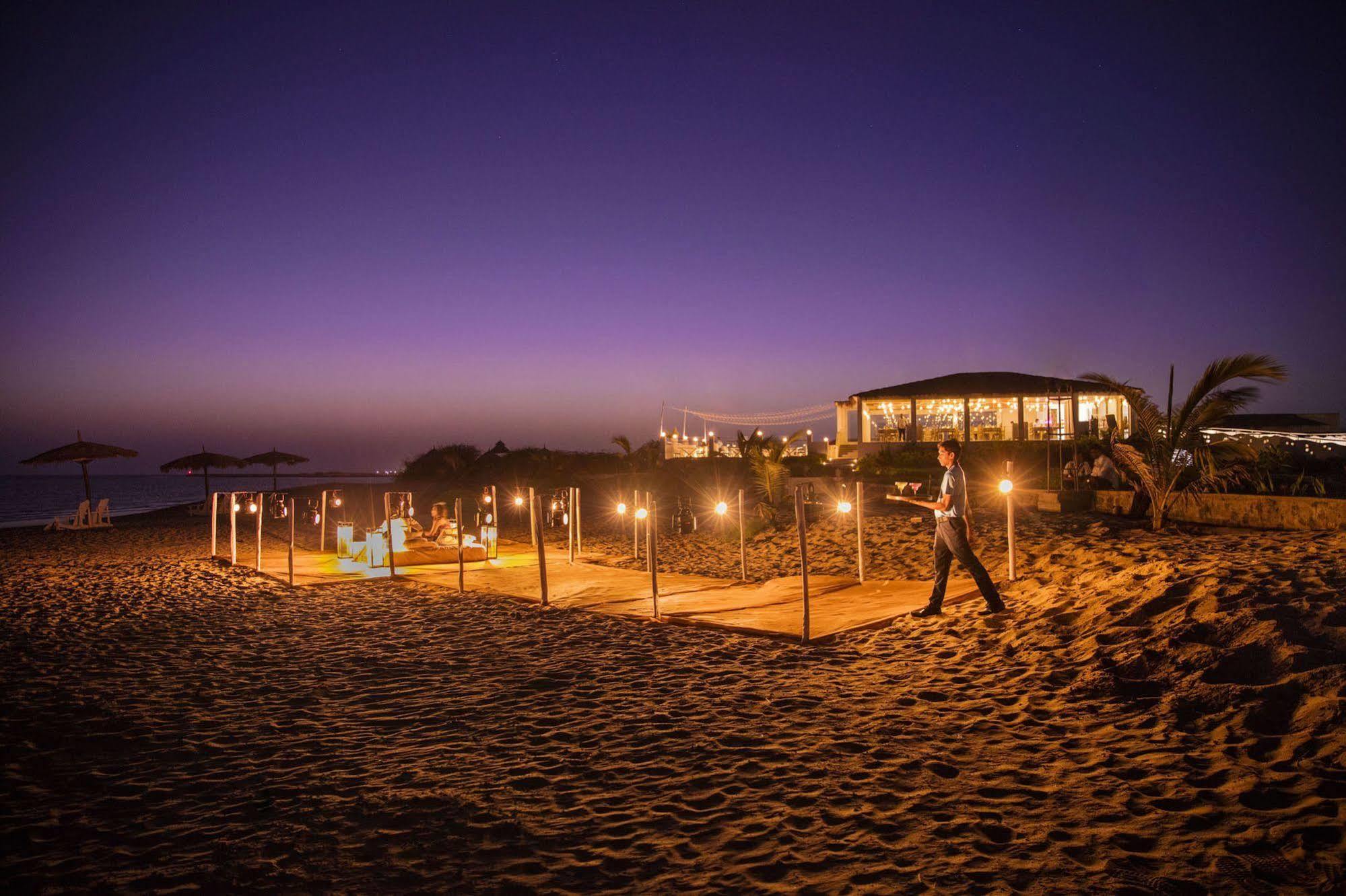 Serena Beach Resort Māndvi Екстериор снимка
